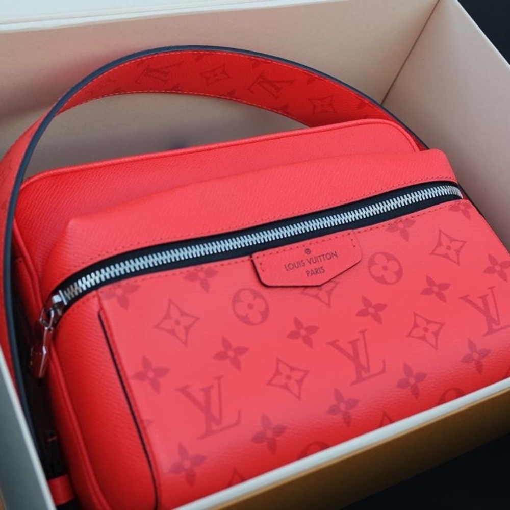 Louis Vuitton Red Men's Messanger Bag